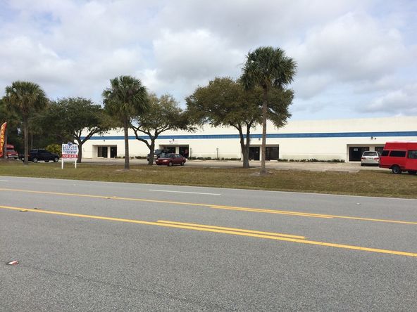 Freestanding Multi- Tenant Industrial / Flex Space : 550 Gus Hipp Blvd, Rockledge, FL 32955